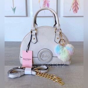 JUICY COUTURE Bag Stay In Circle Bowler Crossbody - Cream